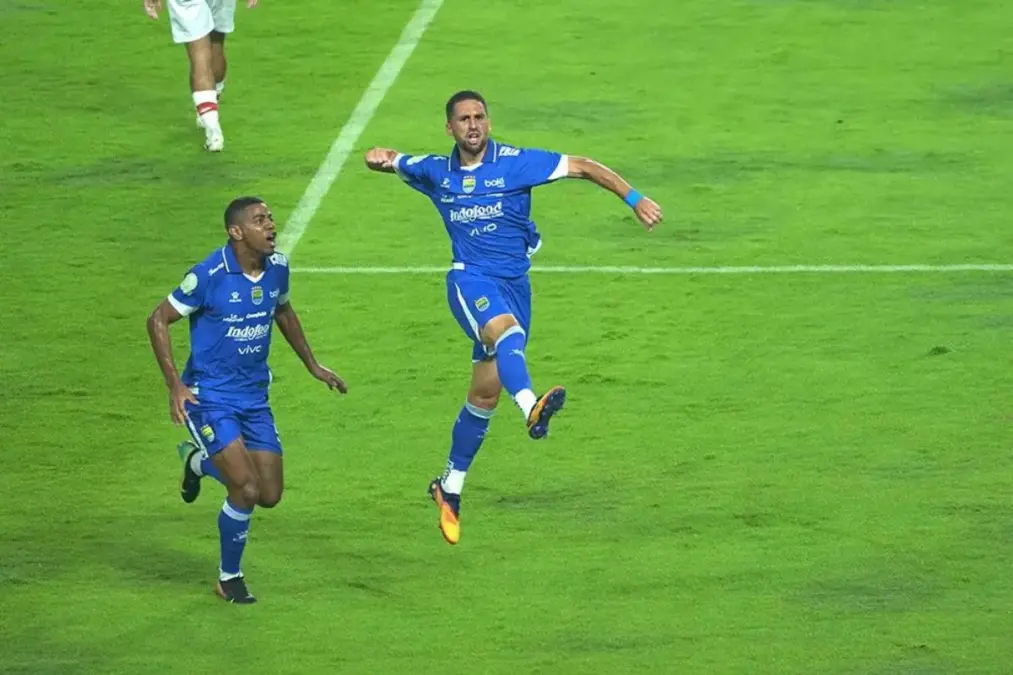 Persib Perpanjang Tren Kemenangan, Taklukkan Persis Solo 2-0 di GBLA Menang