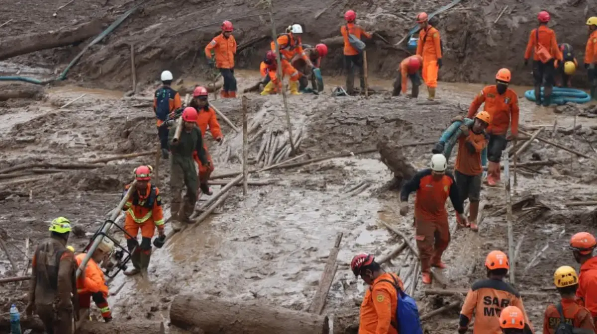 20 Jenazah Korban Longsor Bandung Barat Teridentifikasi, Operasi SAR Libatkan 800 Personel Pencarian