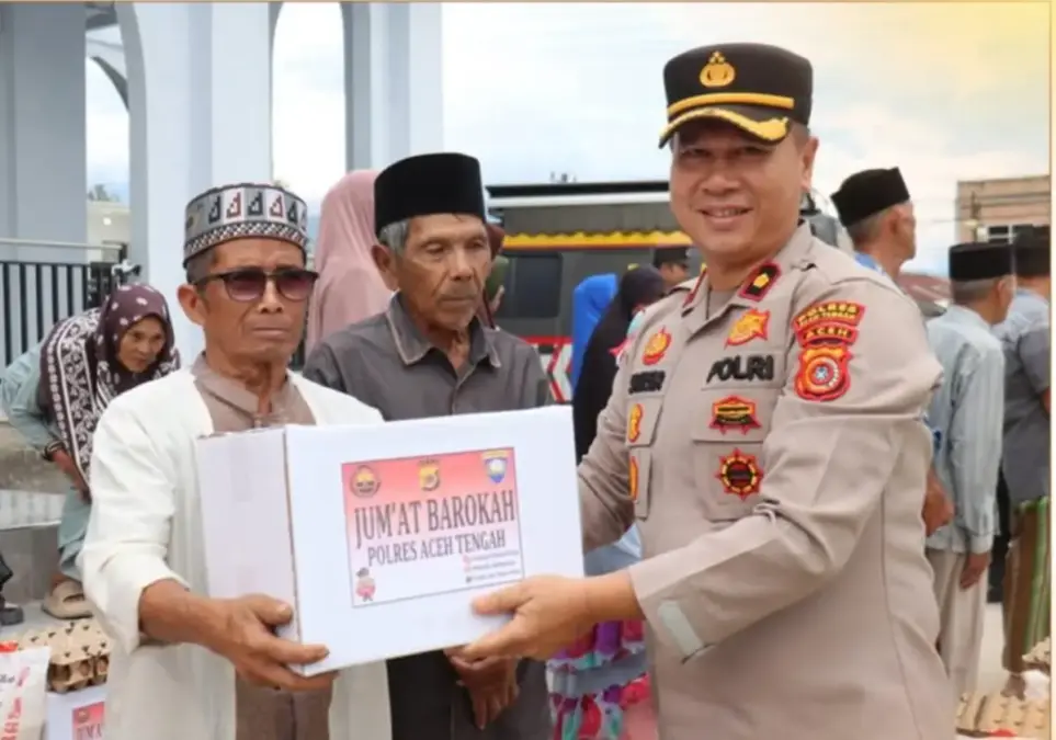 Polres Aceh Tengah Salurkan Jumat Berkah untuk Warga Terdampak Bencana Jumat berkah
