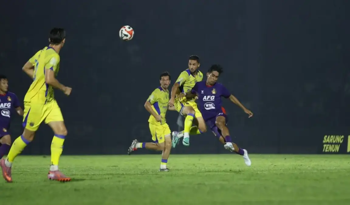 Persib Tertahan di Kediri, Poinnya Kini Sama dengan Persija Imbang