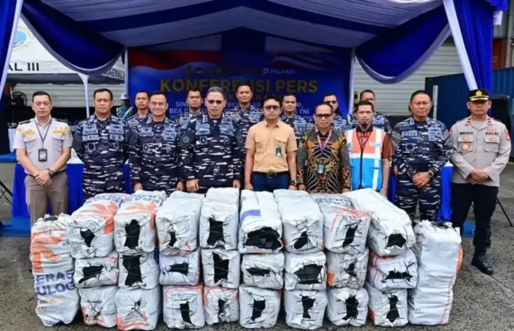 TNI AL Gagalkan Penyelundupan 74 Ton Arang Bakau, Potensi Kerugian Negara Rp1,7 Miliar Penyelundupan
