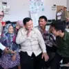 Dekat