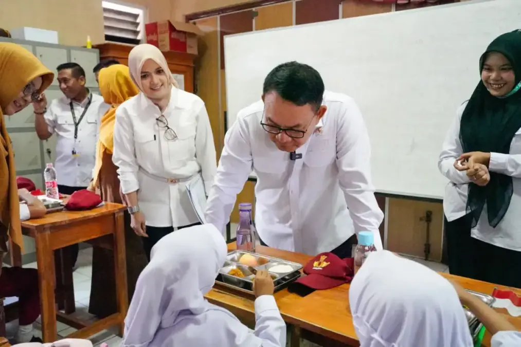 MBG Mulai Jalan Lagi, Dudung Turun Langsung Cek Sekolah di Purwakarta Cek langsung