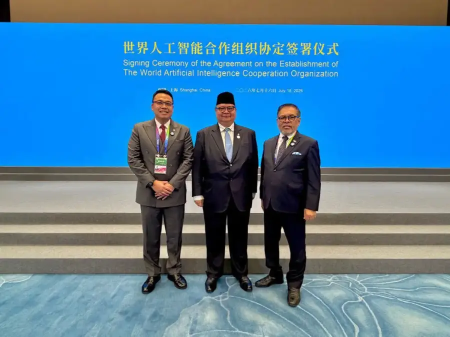 Hadir di Tiongkok