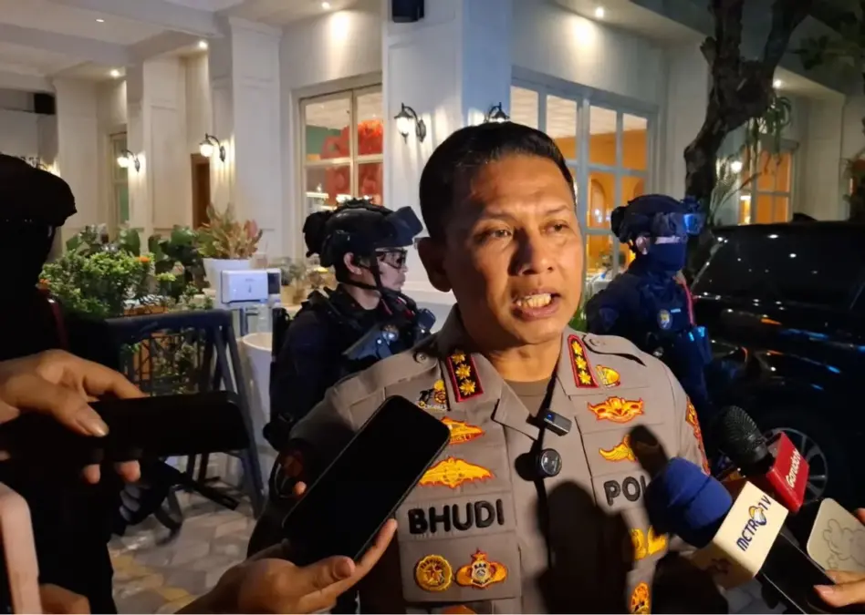Brankas Rahasia di Kafe Jaksel Terbongkar, Isinya Uang Dolar dan Dokumen Mengejutkan Penjelasan