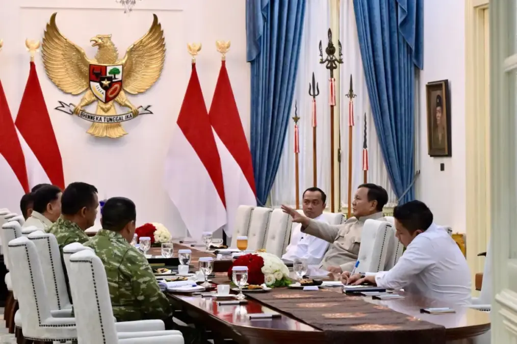 Prabowo Terima Laporan TNI: 2.500 Jembatan Desa hingga 3.000 Titik Air Bersih Dikebut Diskusi