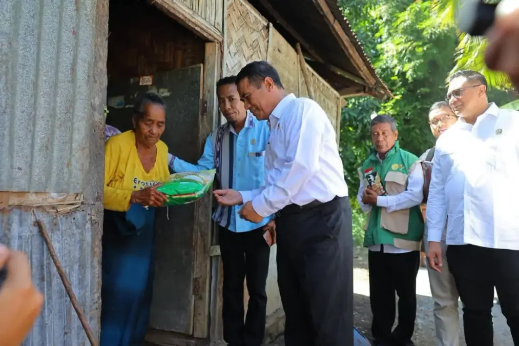 Cerita di Balik Keputusan Mendadak Mentan Amran ke Alor: Dari Curhat Mahasiswa Jadi Aksi Nyata Temui warga