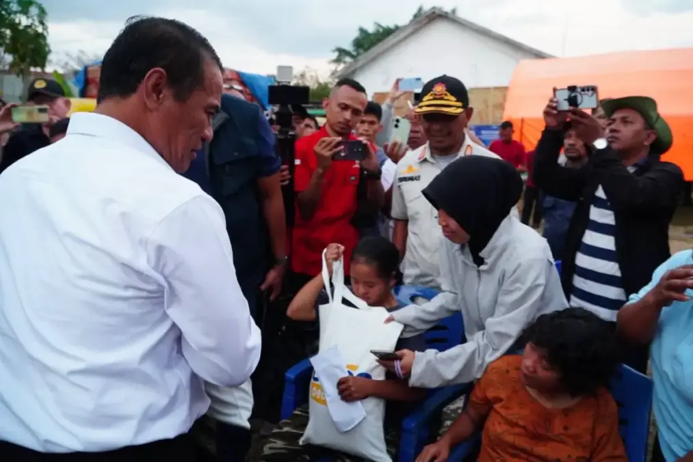 Serahkan bantuan